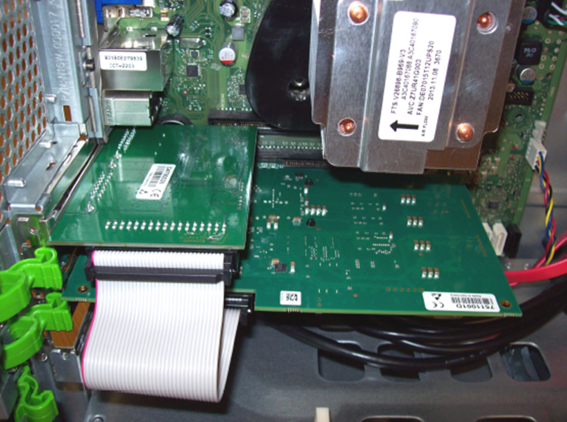 透過排線連接的擷取卡與 Trigger Board 透過排線連接的擷取卡與 Trigger Board