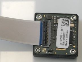 將 FFC 纜線連接至攝影機 將 FFC 纜線連接至攝影機